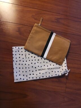 CLARE V💥Nwot💥Tan Leather Zip Pouch w/Black & White Stripe